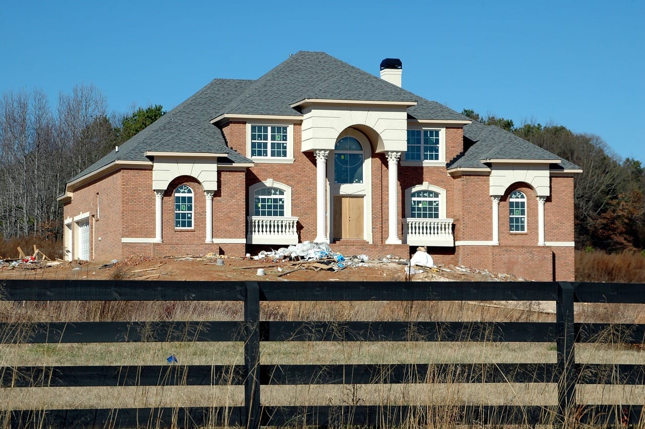 DIY: oryginalny zegar ścienny z drewnianej tarczy